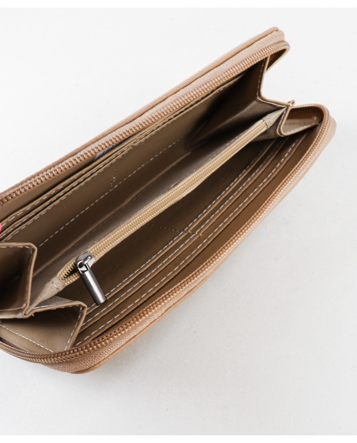 Cartera de mujeres con varias particiones