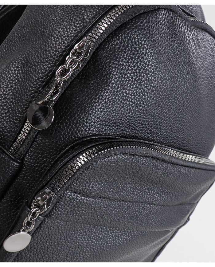 Mochila de mujeres en frente