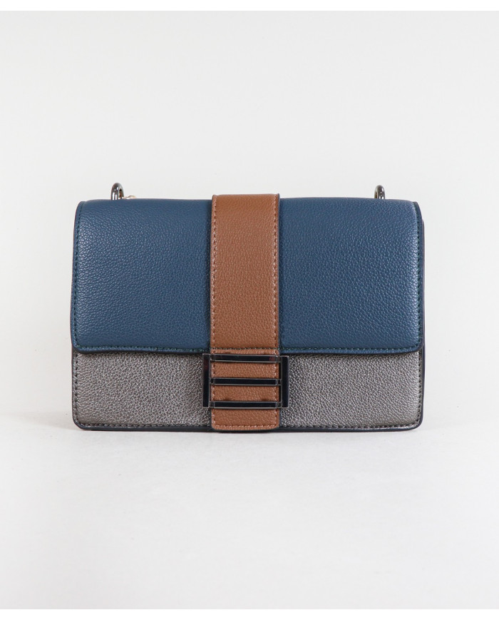 Elegante bolso de mujer con mano de mano