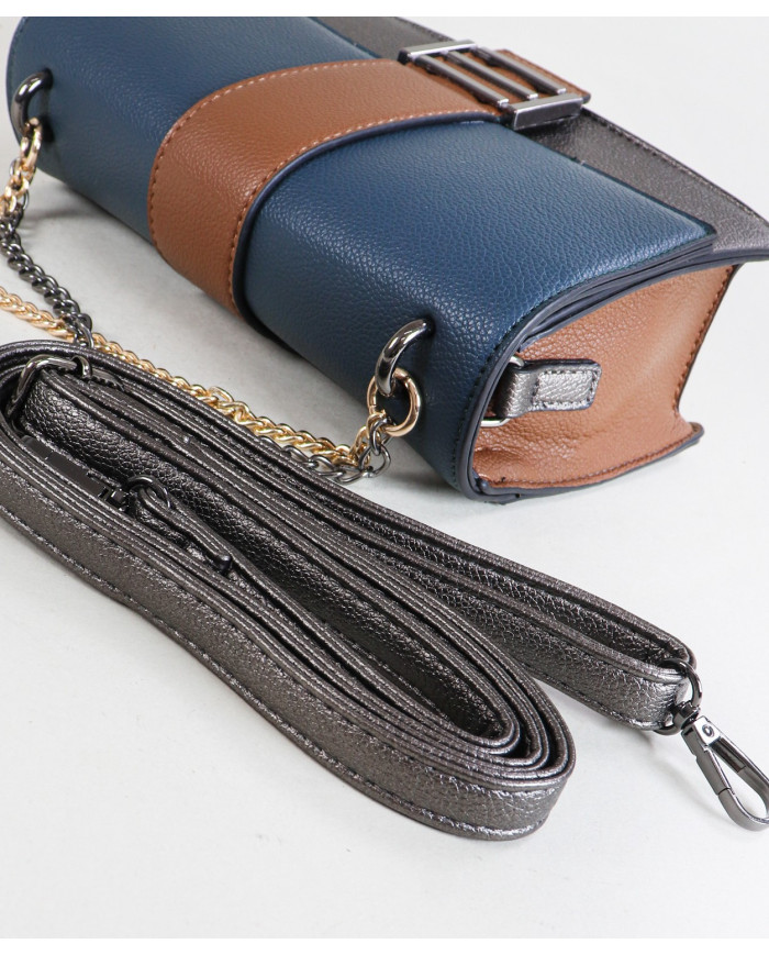 Elegante bolso de mujer con mano de mano