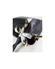 Mala de Mulher Preta com Laço Decorativo