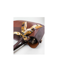 Maleta de mujer negra con cordón decorativo