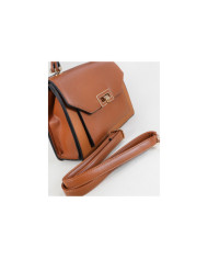 Elegante bolso de mujer con mano de mano