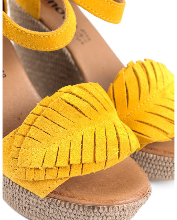 Ginova Women's Sandals with Pormenor Leaf