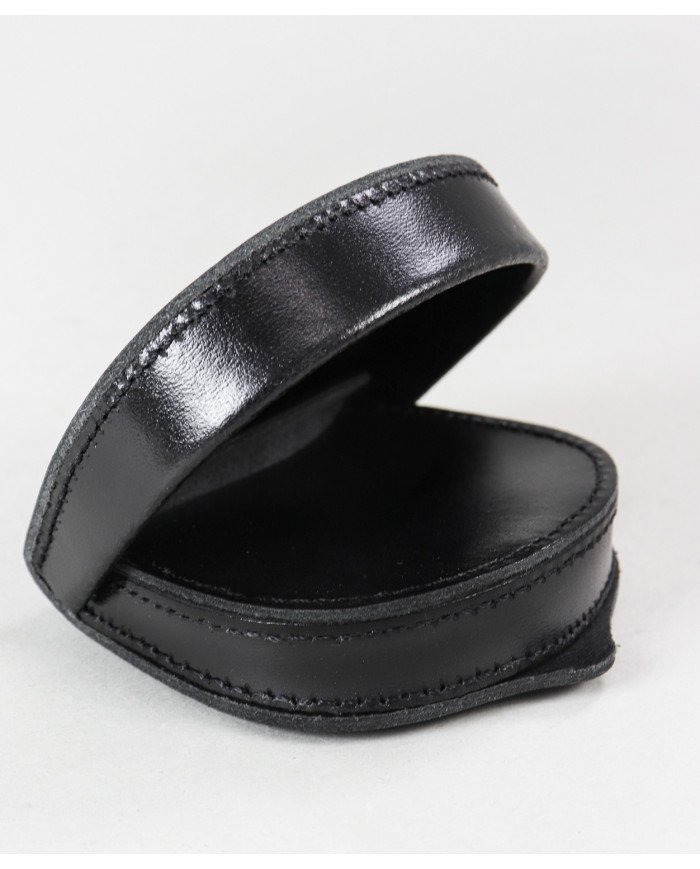 Monedas de hombres de puerta en la piel