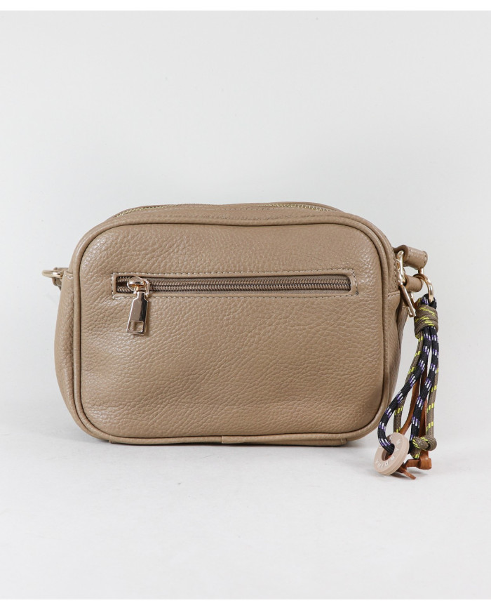 Bolsa de mujeres con aplique decorativo en el cierre