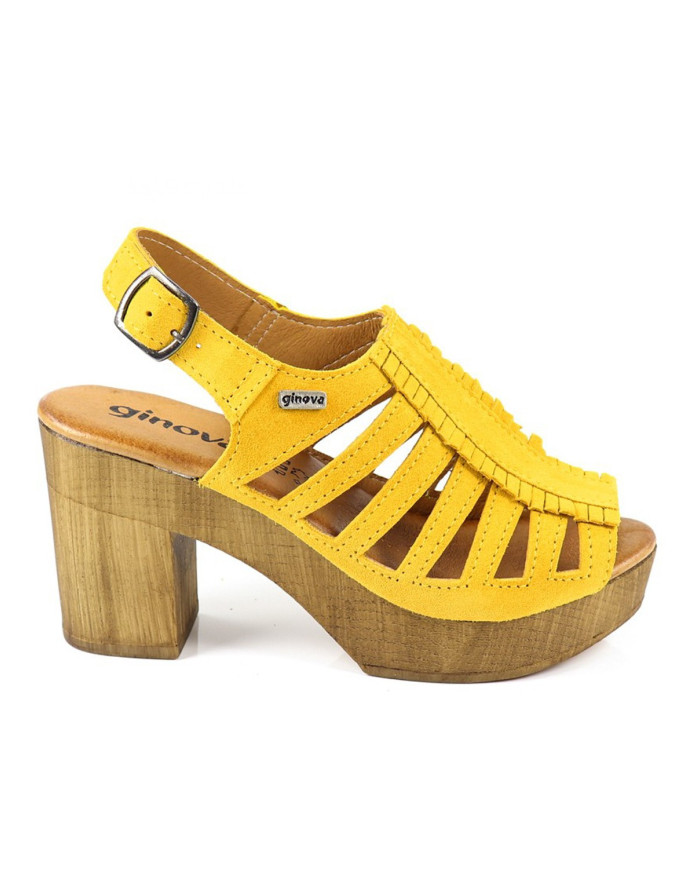 Yellow sandals of Lady Ginova Compensated