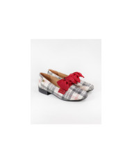 Sapatos de Mulher com Laço Decorativo