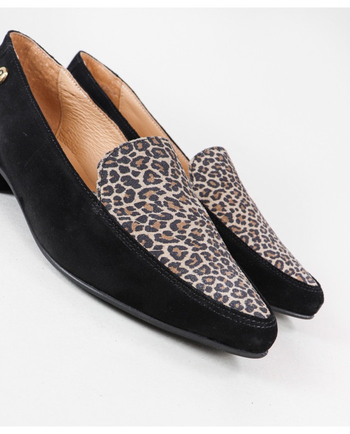 Zapatos de mujer con frente decorado