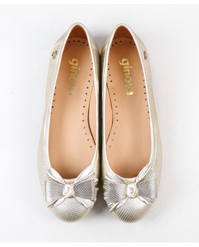 Women's Sabrinas with Lace on the Front