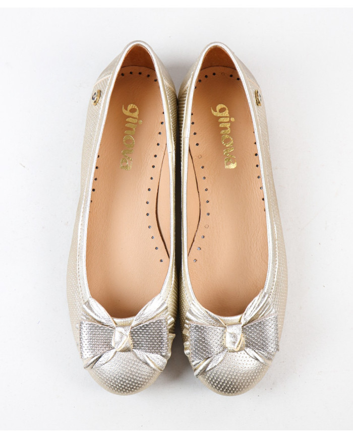 Women's Sabrinas with Lace on the Front