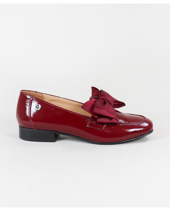 women's Appearances with Decorative Lace