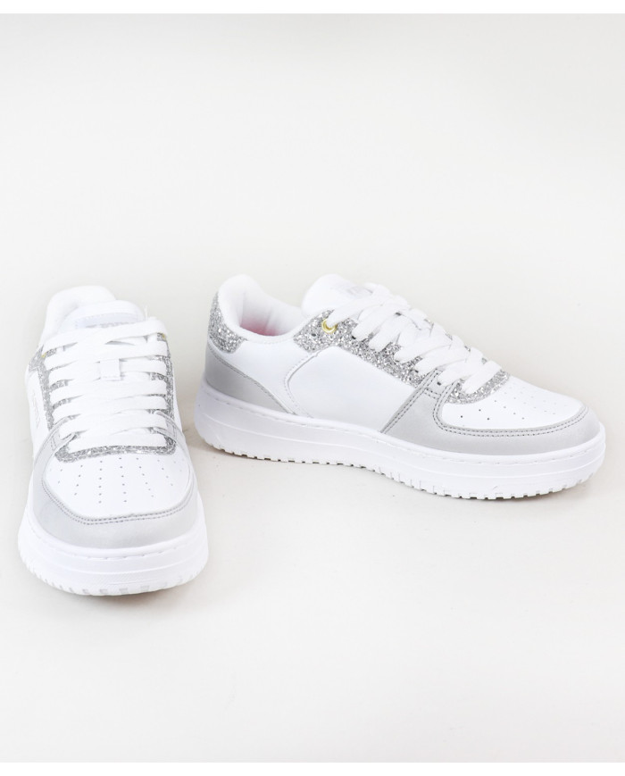 Sports Woman's Jome with Brightness