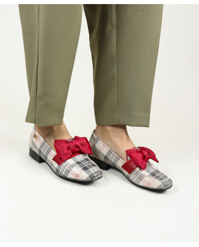 Sapatos de Mulher com Laço Decorativo