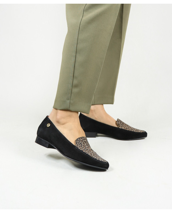 Women's Shoes with Decorated Front