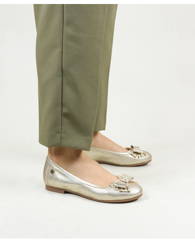 Women's Sabrinas with Lace on the Front