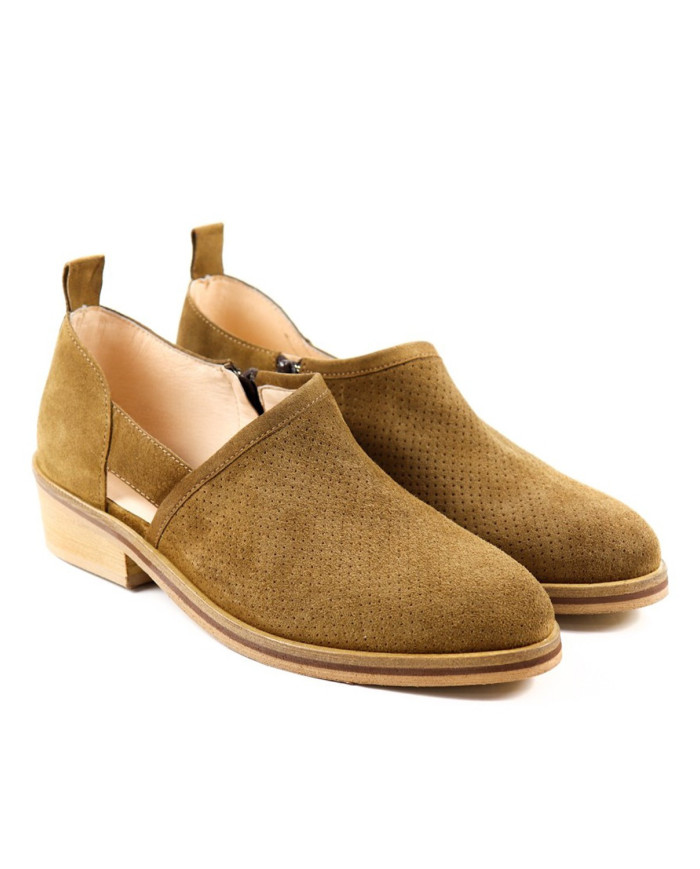 Ms. Ginova Botins with Side Cutting