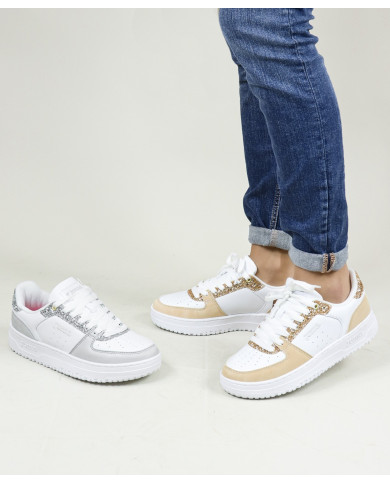 Jome de la mujer deportiva con brillo