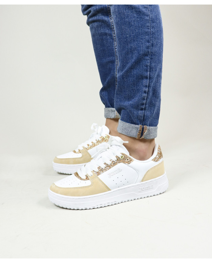 Jome de la mujer deportiva con brillo