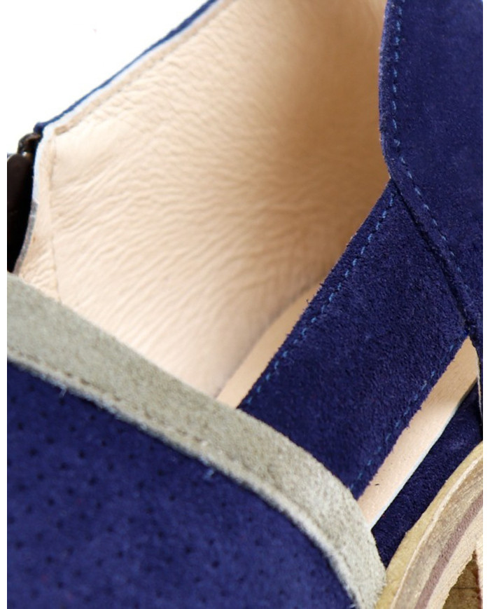 Botins Azuis de Senhora Ginova com Corte de Lado