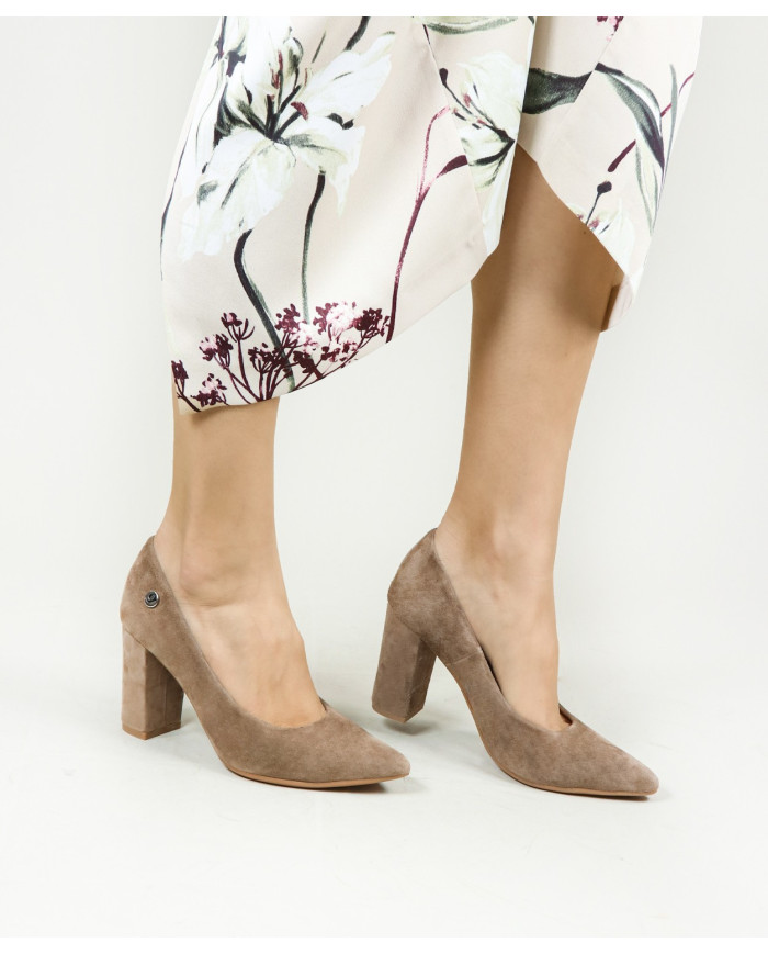 Lady Ginova Shoes with Square Tacon