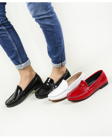 Mocasines de Mujer Ginova con Acabado Barnizado