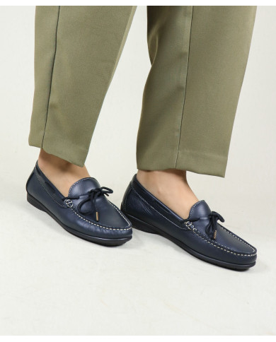 Mocassins De Mulher com Cordão na Frente