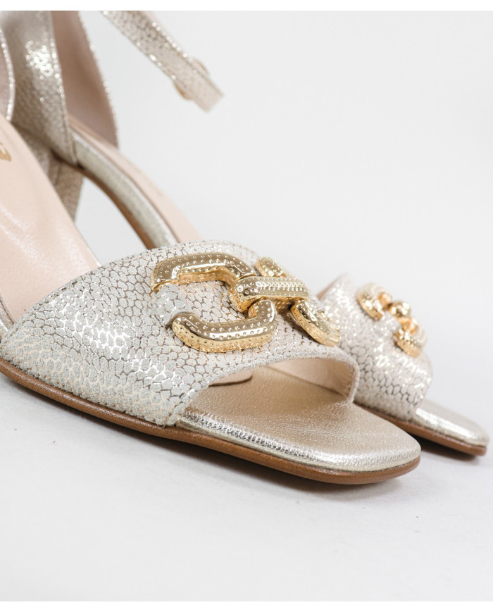 Ginova Women's Sandals with Strip Decorated