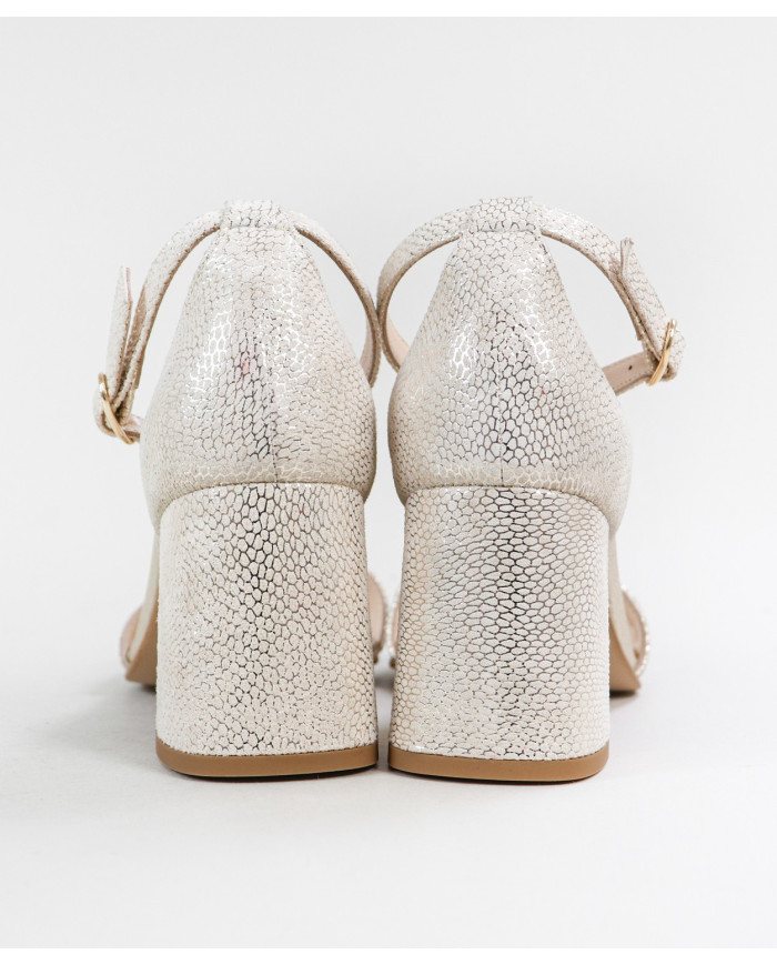 Ginova Women's Sandals with Strip Decorated