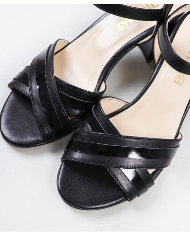 Sandalias de mujeres Ginova con rayas cruzadas