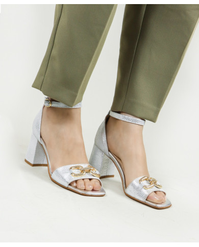 Ginova Women's Sandals with Strip Decorated