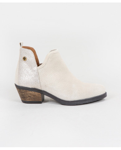 Ginova Women's Boots with Clasp