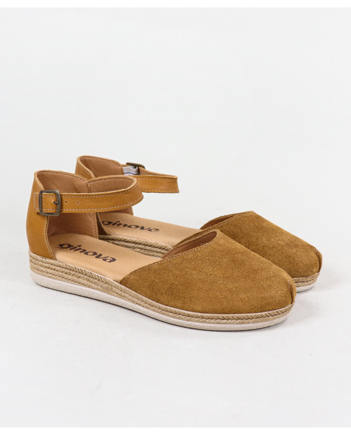 Sandalias de mujeres cerradas y mercantiles