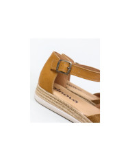 Sandalias de mujeres cerradas y mercantiles