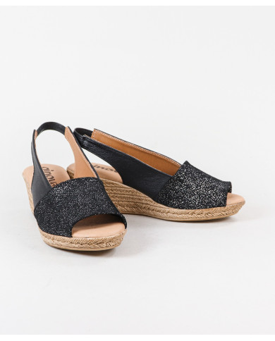 Women's Sandals in Cunha with Skin Decorated