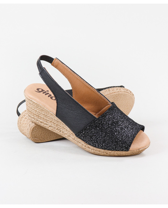 Women's Sandals in Cunha with Skin Decorated