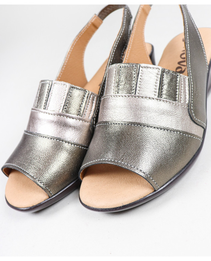 Sandalias de mujeres en Cunha