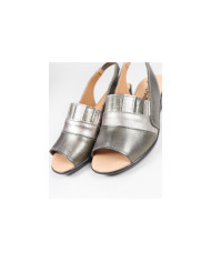 Women's Sandals in Cunha