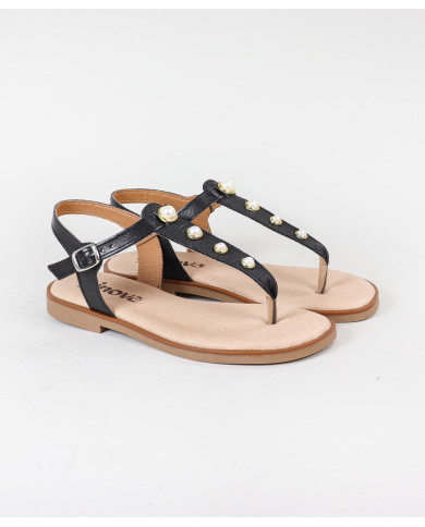 Women's Sandals with Pearls in the Strip