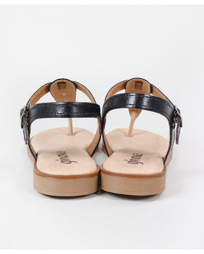 Women's Sandals with Pearls in the Strip