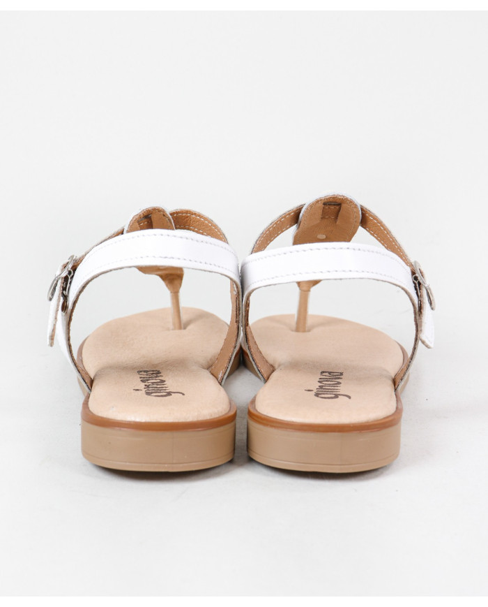 Sandalias de mujeres con perlas en la Franja