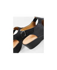 Sandals by Senhora Ginova in Cunha