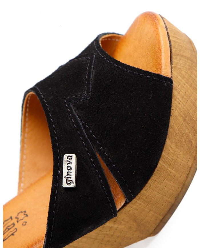 Women's Black Sandals Ginova in Camurça