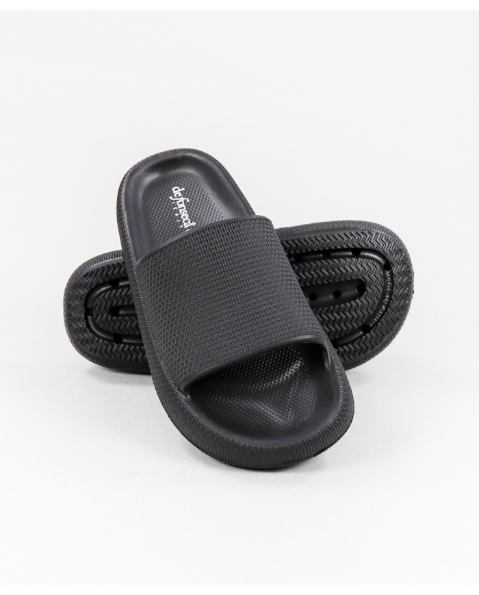 Zapatillas negras de la mujer DeFonseca