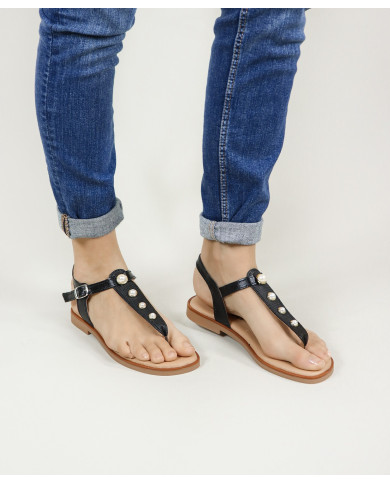 Women's Sandals with Pearls in the Strip