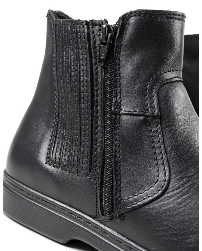 Black Ginova Man Boots with Clasp