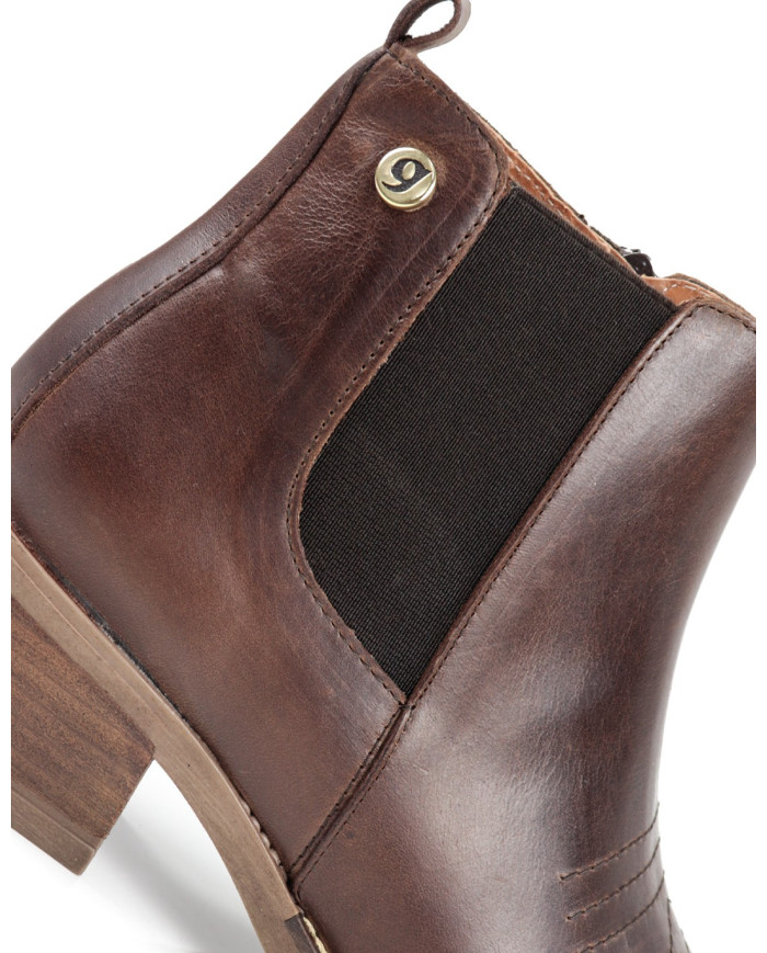 Botins Castanhos de Salto Médio Ginova em Pele