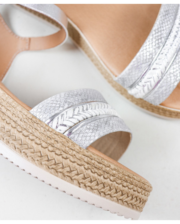 Sandalias de mujeres con decoración de rayas