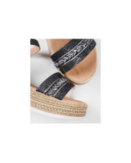 Sandalias de mujeres con decoración de rayas