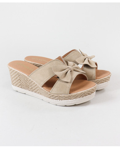 Women's Slippers with Decorative Lace